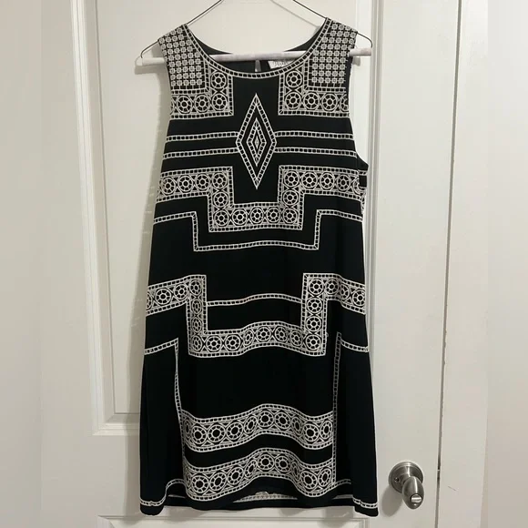 Parker black & white Shift Dress - Picture 1 of 2